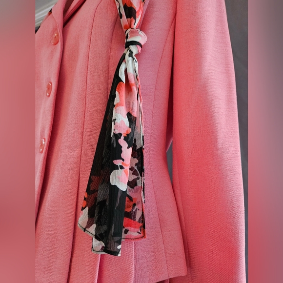 Le Suit Grapefruit 3pc Formal Set - Picture 3 of 16